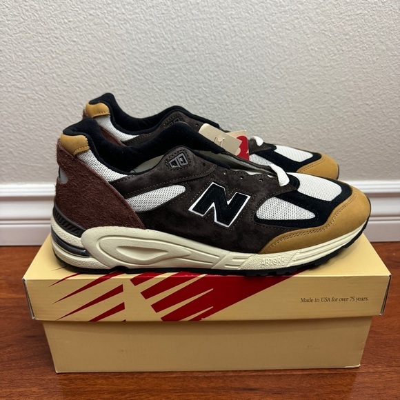 New Balance Other - New Balance 990v2 MiUSA Season 2 Brown Size 11